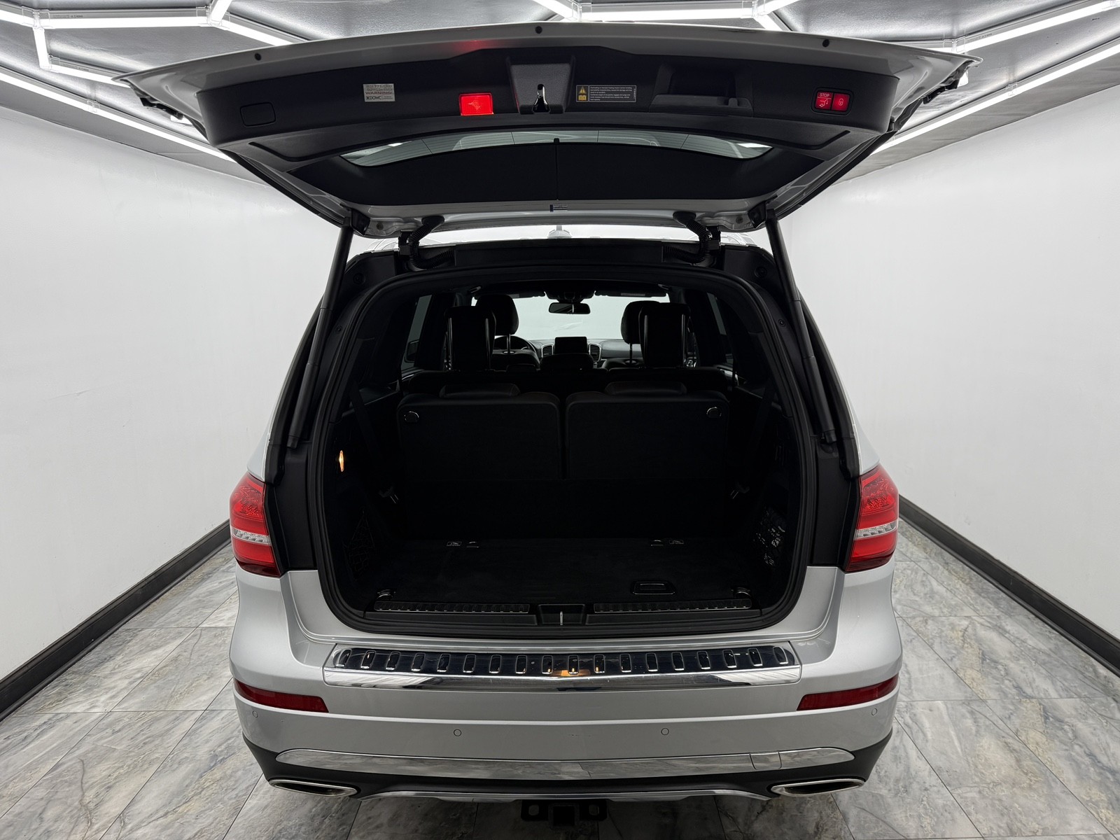 View vehicle photo 6