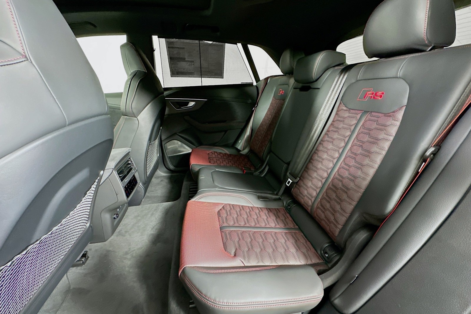 New 2026 Daytona Gray Pearl Effect Audi performance image 9