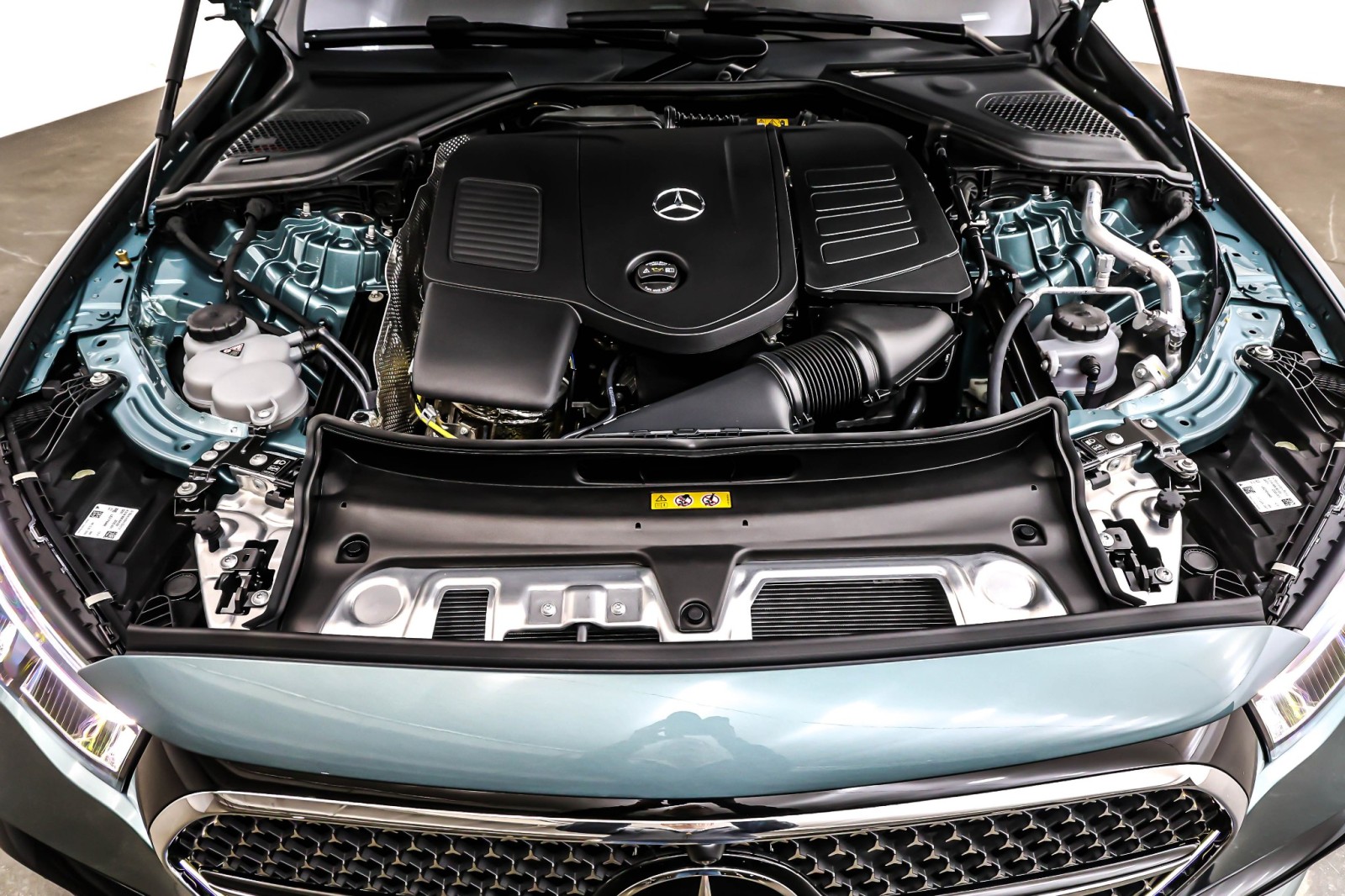 New 2026 Verde Silver Metallic Mercedes-Benz E 350 image 11