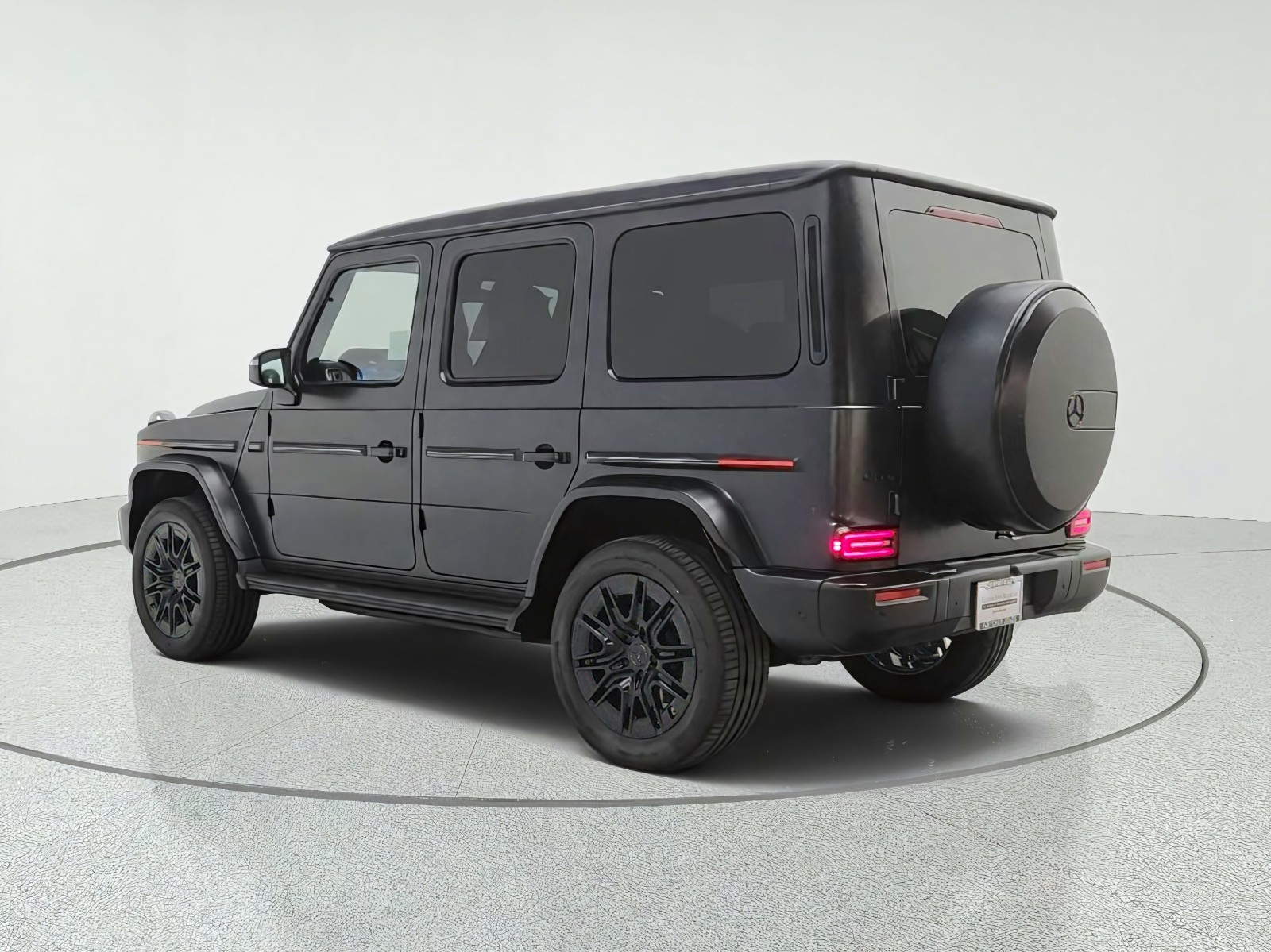 New 2027 MANUFAKTUR Night Black magno Mercedes-Benz G 580e SUV image 7