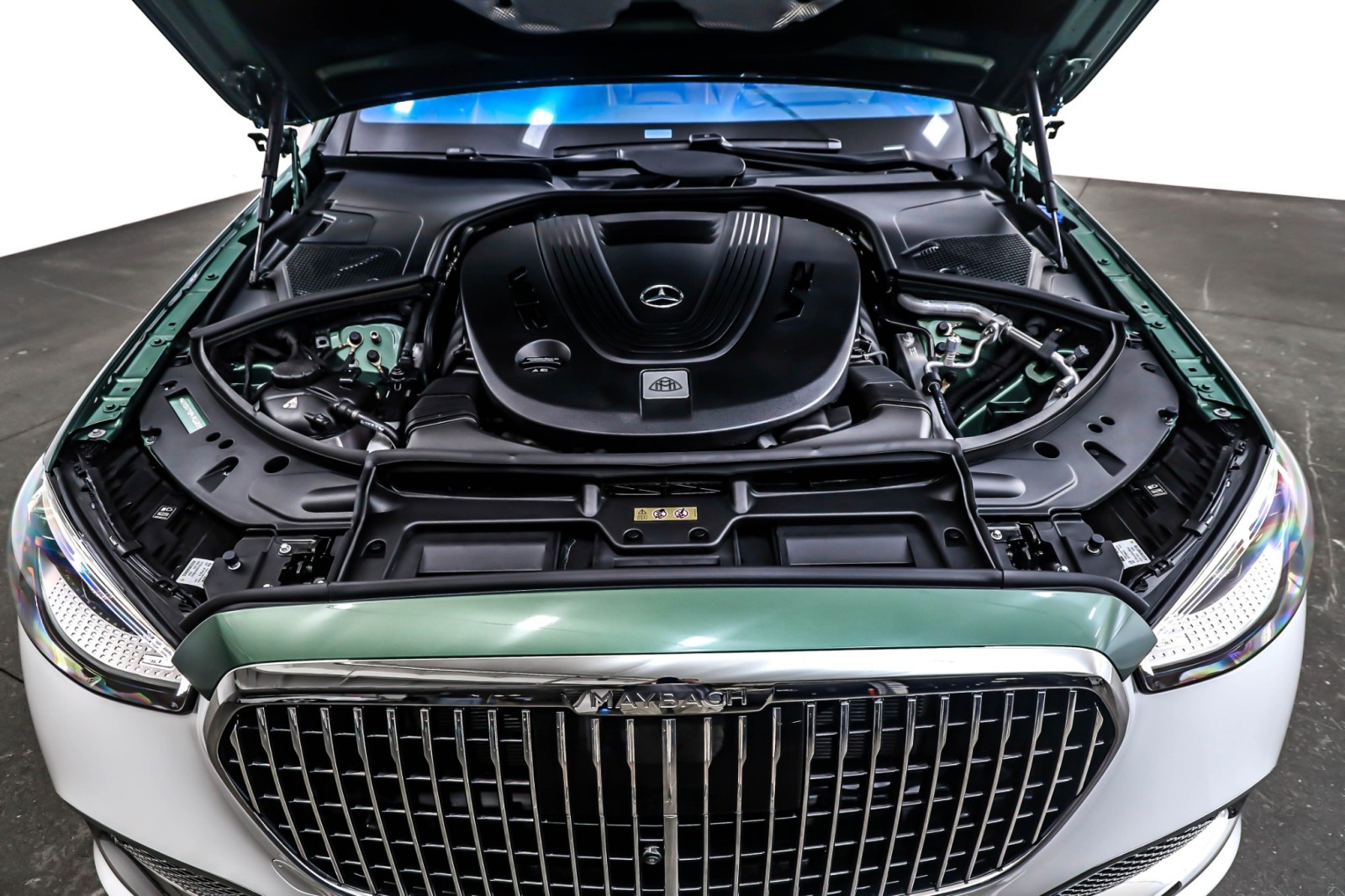 Used 2026 MOONLIGHT WHITE META Mercedes-Benz Maybach S 680 image 13