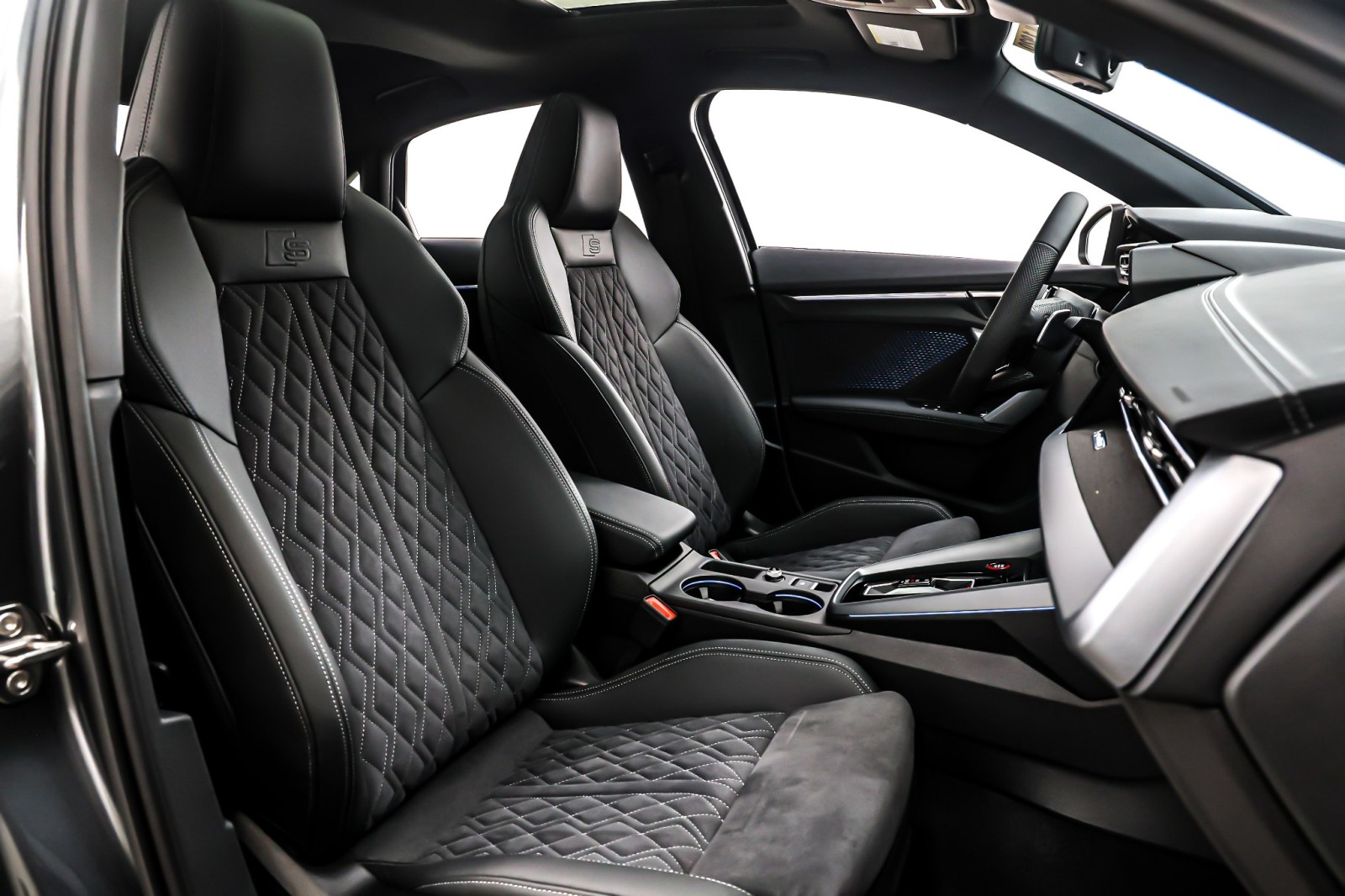 New 2026 Daytona Gray Pearl Effect Audi quattro image 7