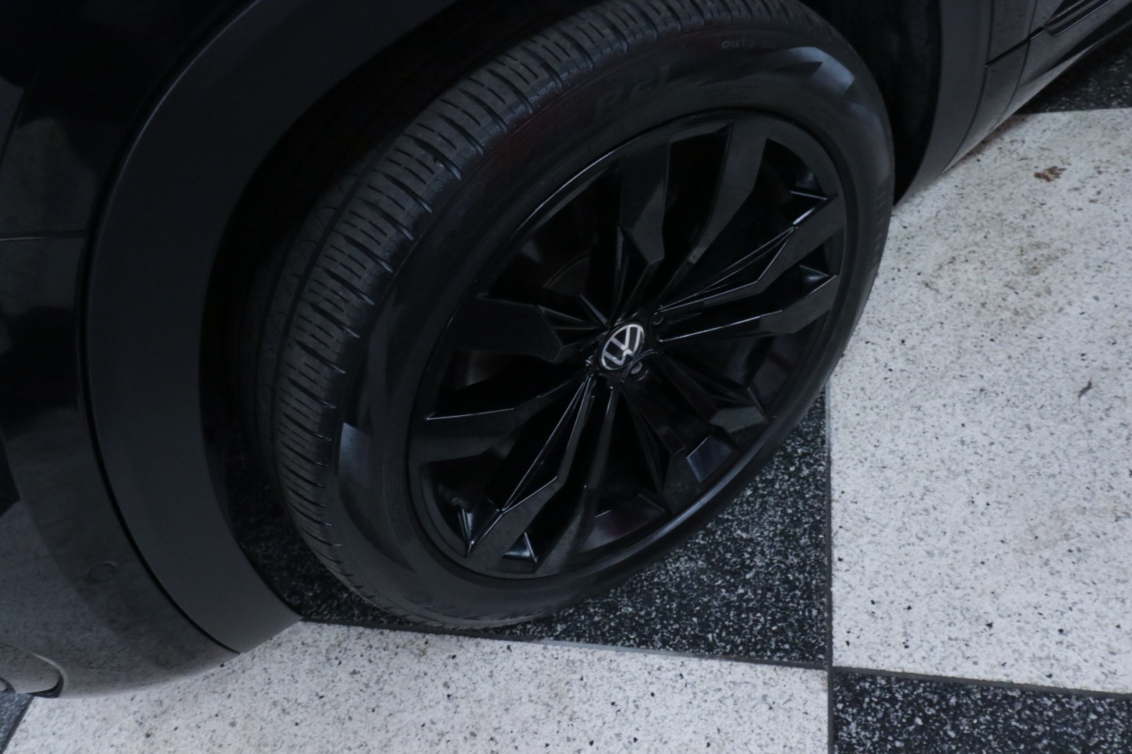 Used Car 2023 Volkswagen Atlas  3.6l V6 Sel Premium R-line For Sale Under $40,000 In Austin, Texas