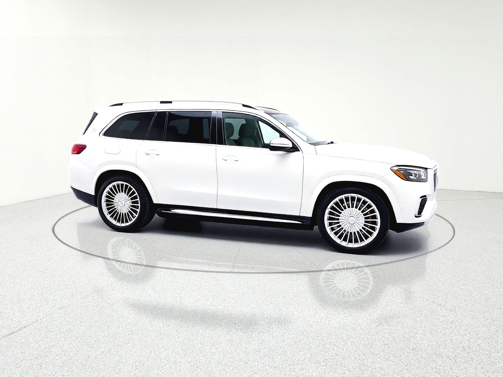 New 2026 MANUFAKTUR Moonlight White Metallic Mercedes-Benz Maybach GLS 600 image 19