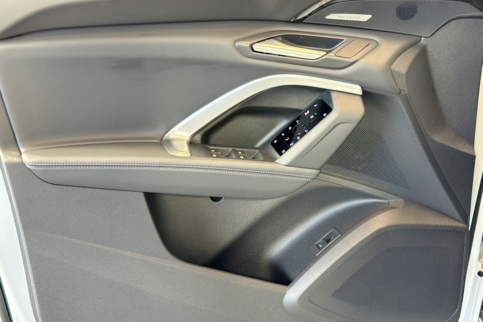 New 2025 Glacier White Metallic Audi Premium Plus 2.0 TFSI quattro image 15