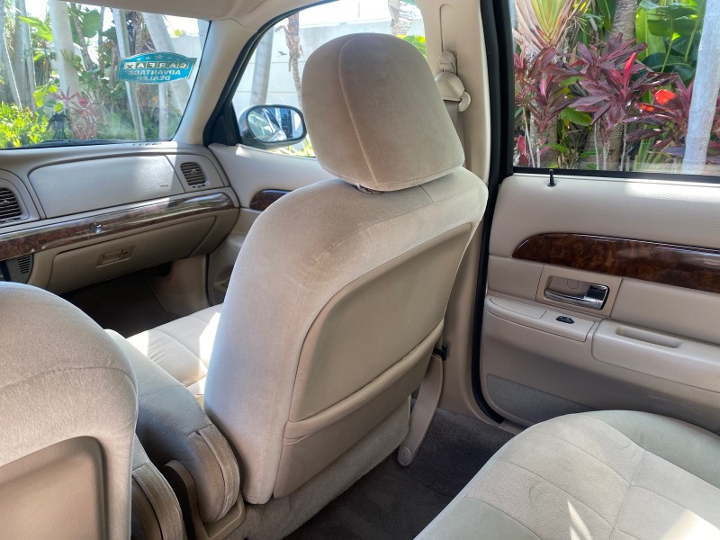 2005 Mercury Grand Marquis GS LOW MILES 49,348 in , 