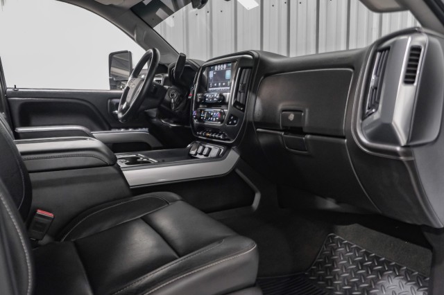 2015 Chevrolet Silverado 2500HD LTZ 12