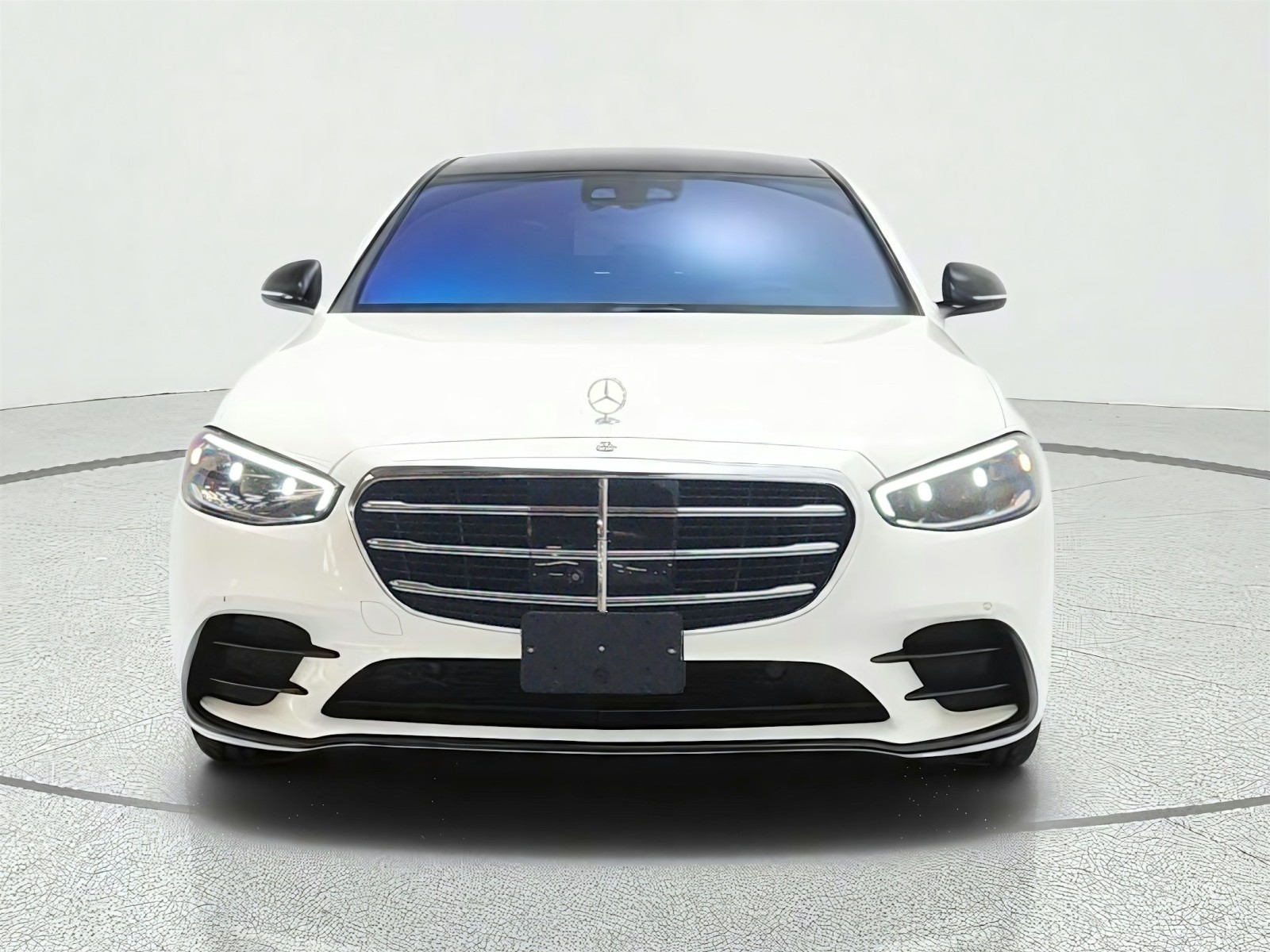 Certified Used 2023 MANUFAKTUR Diamond White Mercedes-Benz S 500 4MATIC® Sedan image 2