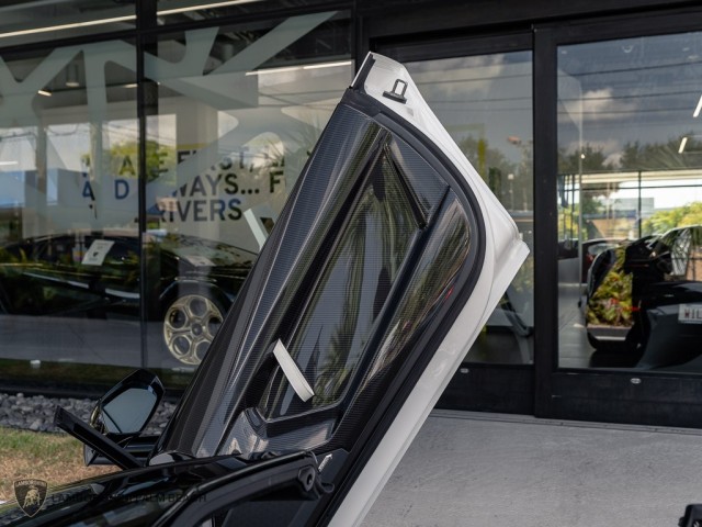 Lamborghini Aventador SVJ