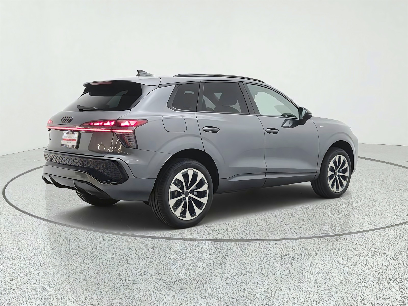 New 2026 Daytona Gray Pearl Effect Audi S line quattro image 5