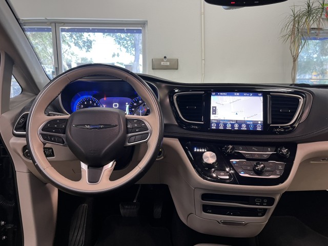 2018 Chrysler Pacifica Limited 33