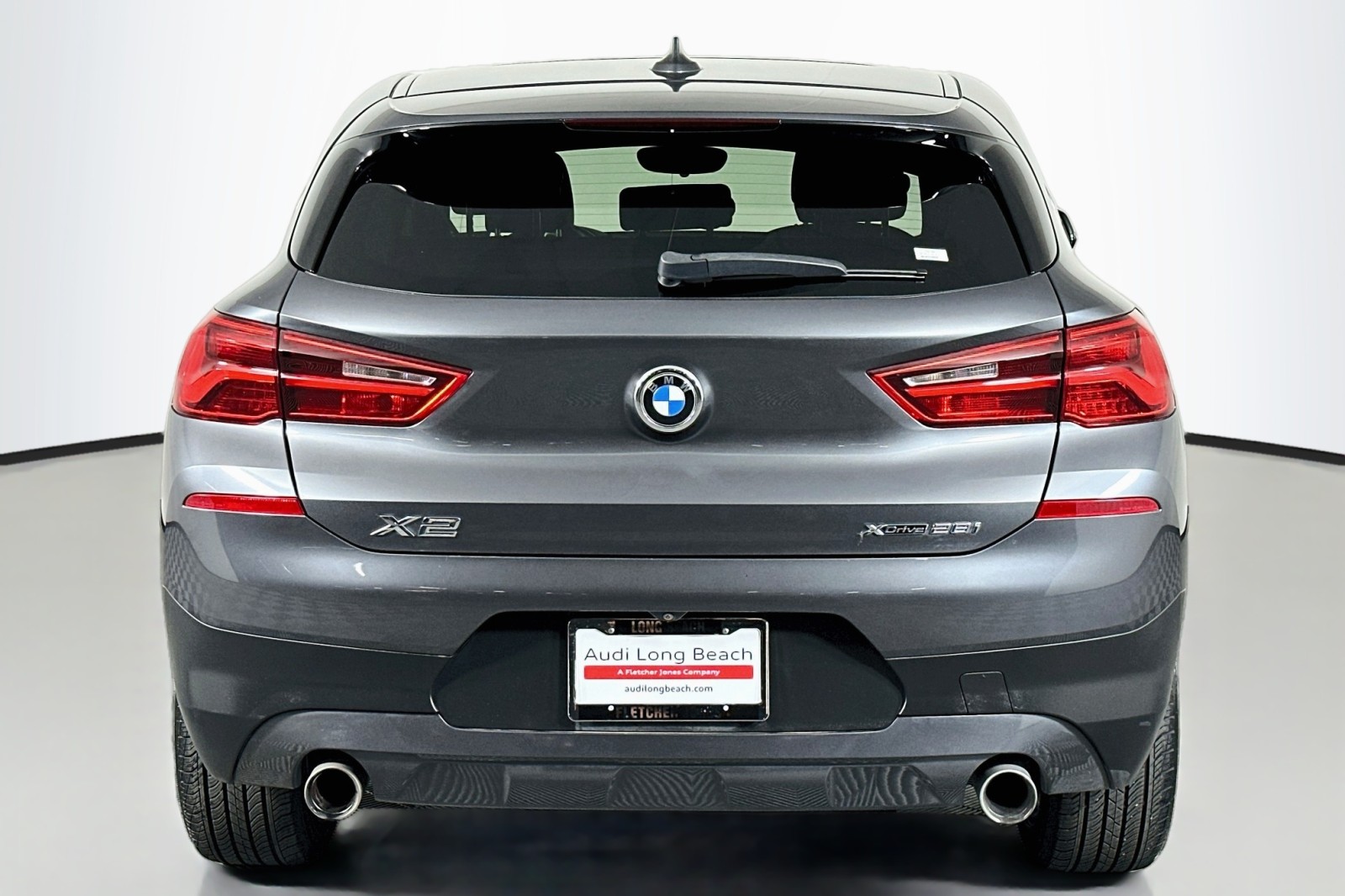 Used 2018 Mineral Gray Metallic BMW xDrive28i image 3