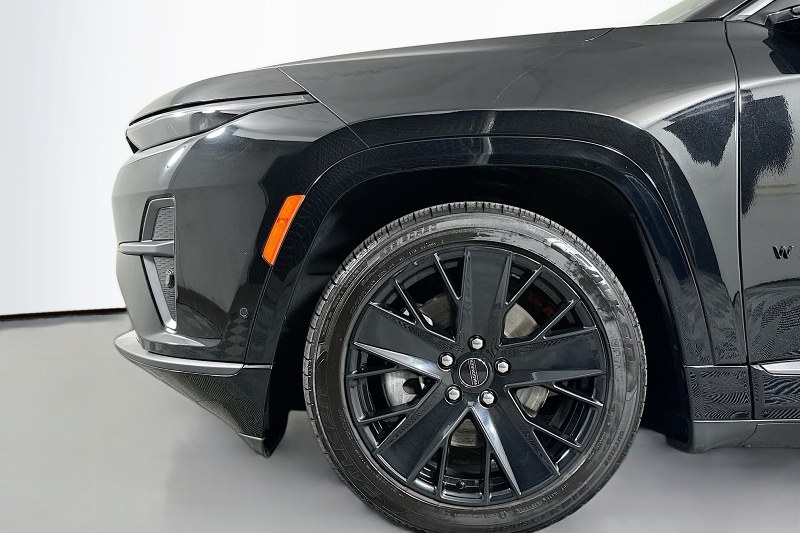 Used 2024 Diamond Black Crystal Pearlcoat Jeep Launch Edition image 12