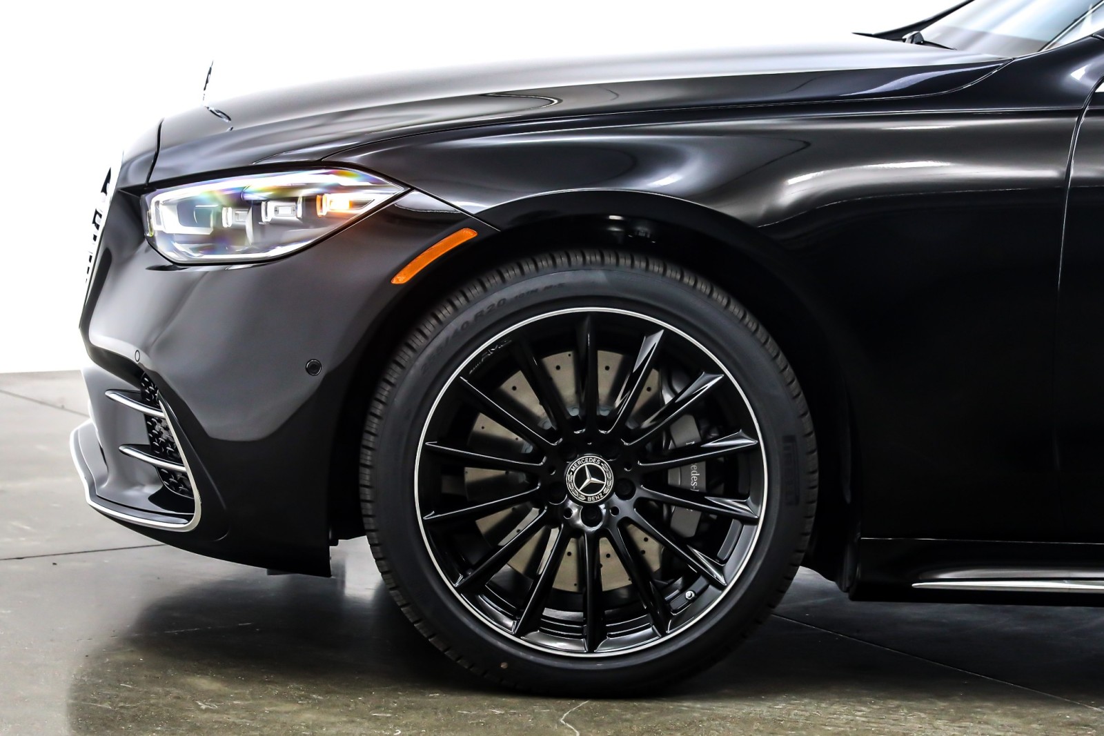 New 2026 Black Mercedes-Benz S 580 image 10