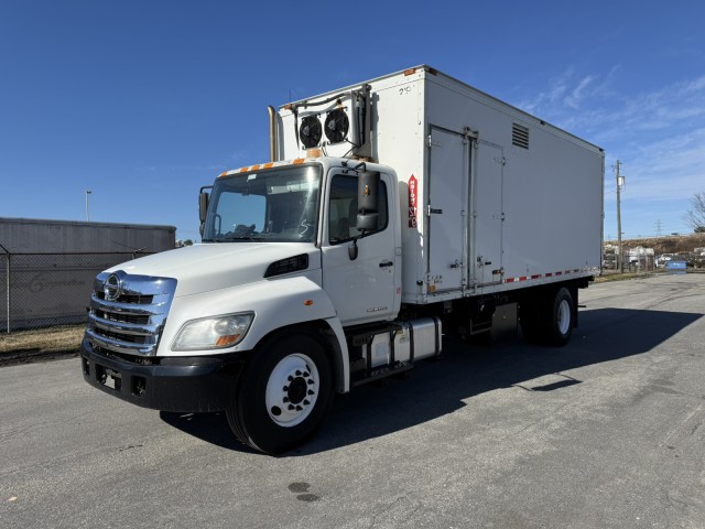 2012   22' Box Truck w Shredder Unit in , 