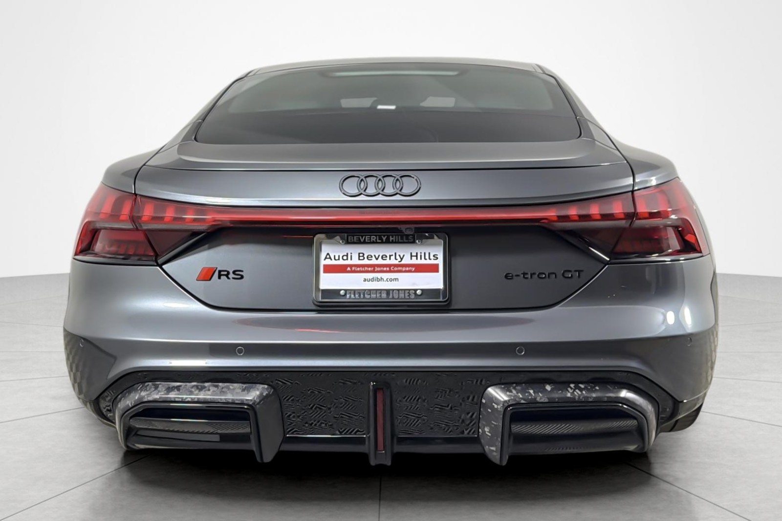 Certified Used 2025 Daytona Gray Pearl Effect Audi performance quattro image 4