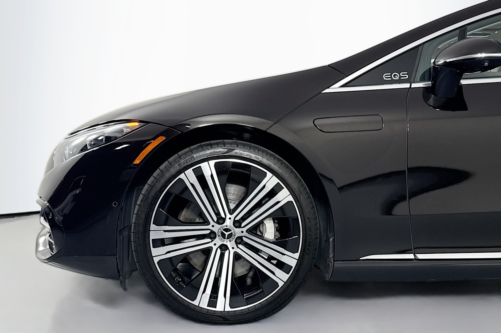 Certified Used 2023 Onyx Black Metallic Mercedes-Benz EQS 450 image 11