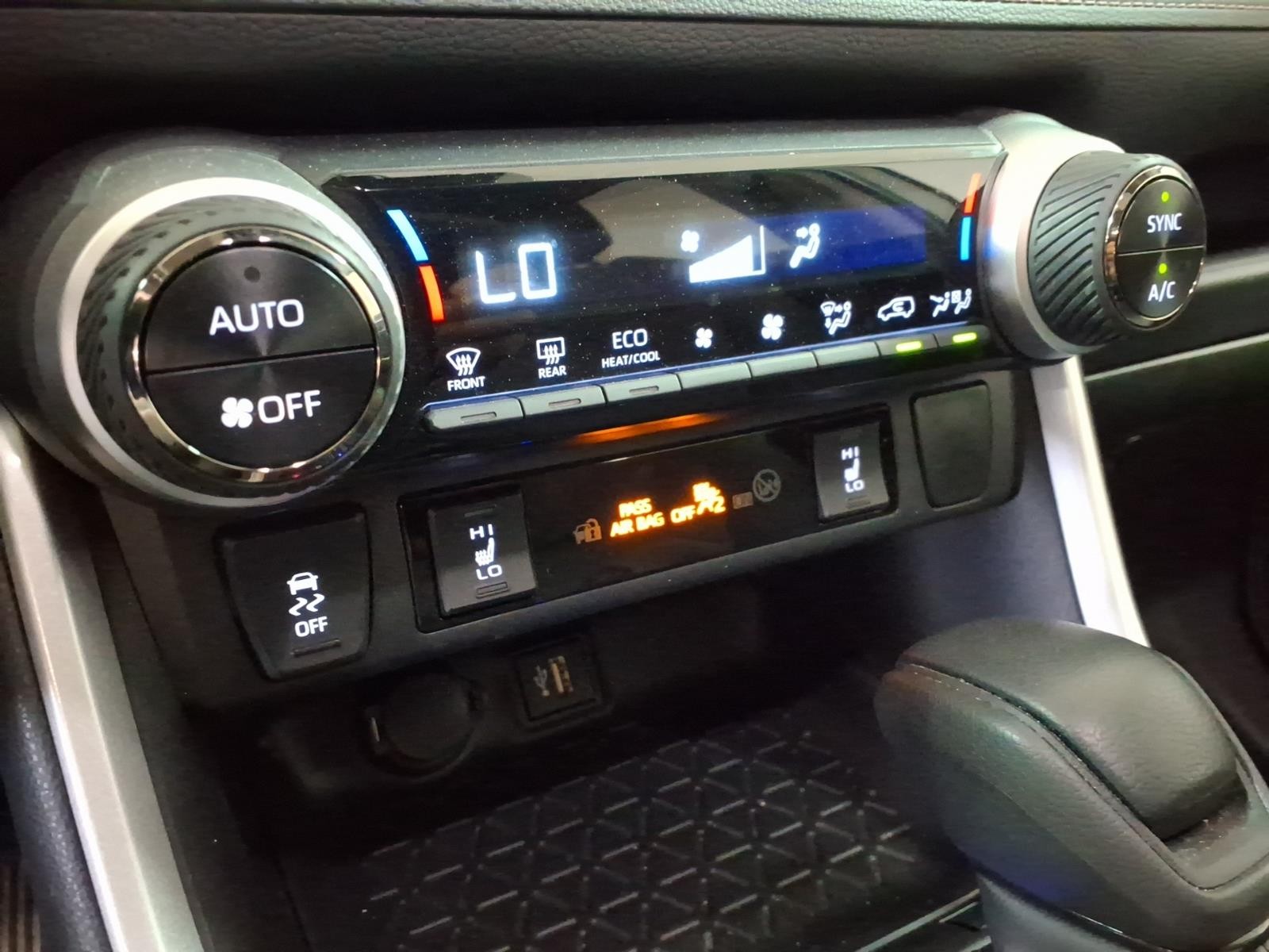 Used 2024 Toyota rav4 Sedan