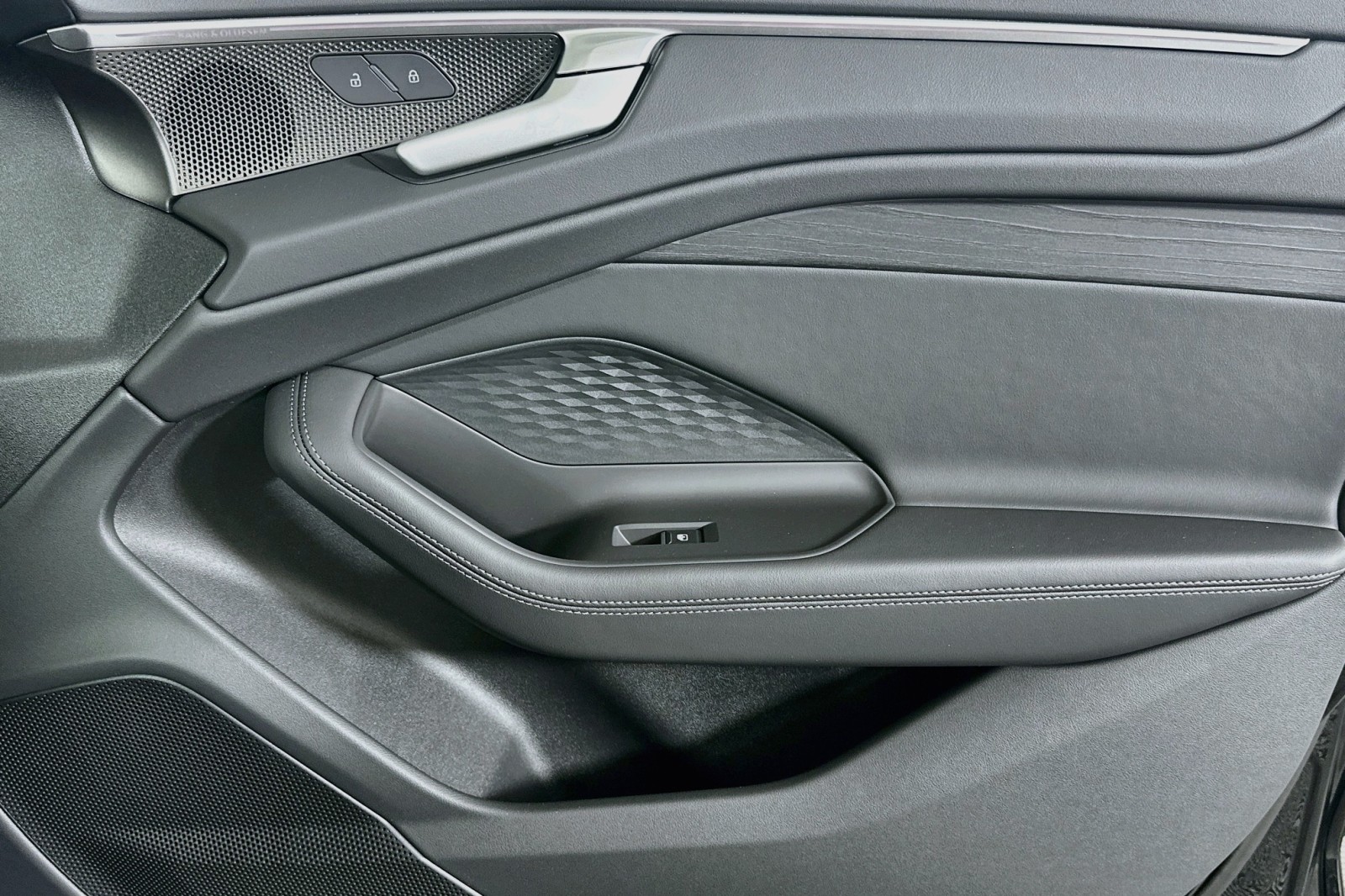 New 2026 Mythos Black Metallic Audi Premium image 16