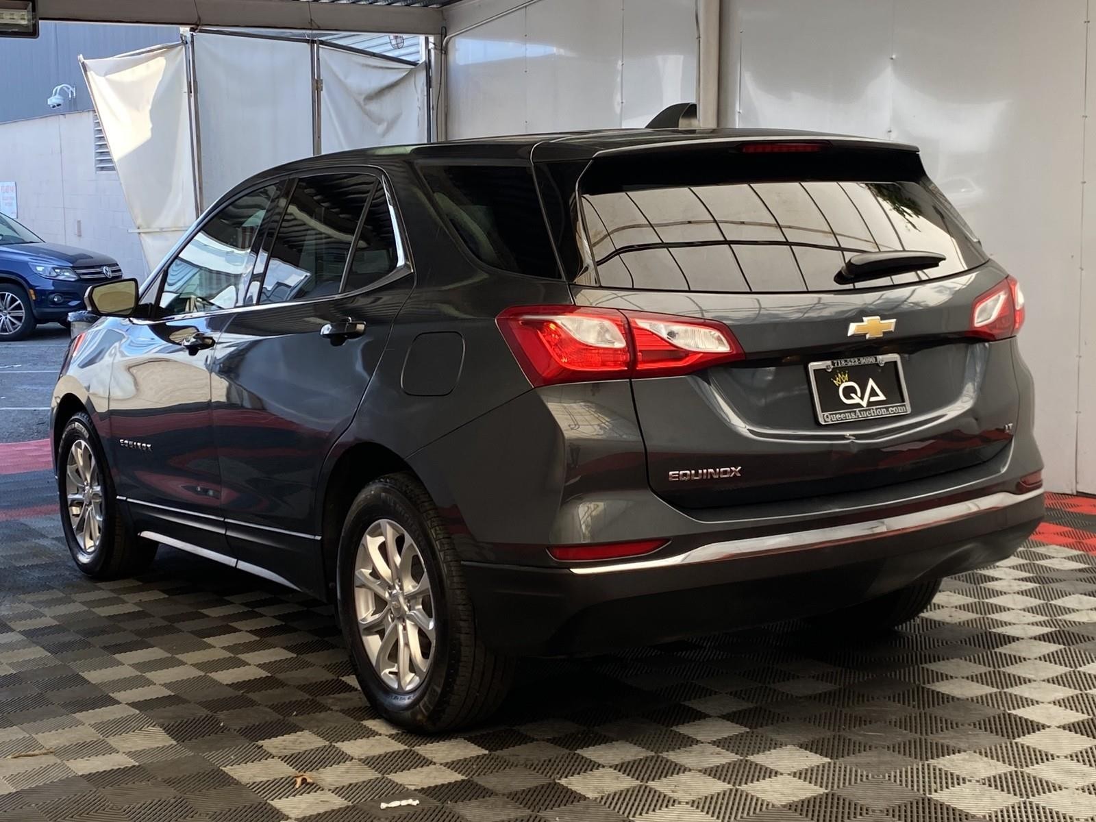 View vehicle photo 4