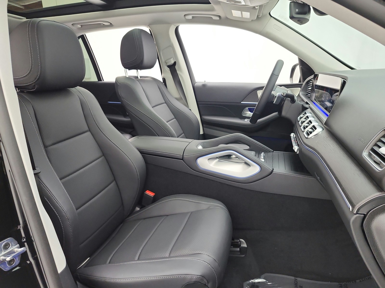 New 2026 Black Mercedes-Benz GLE 450 4MATIC® SUV image 14