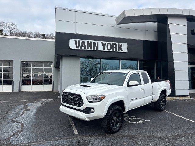 2017 Toyota Tacoma TRD Sport V6 Access Cab 4WD