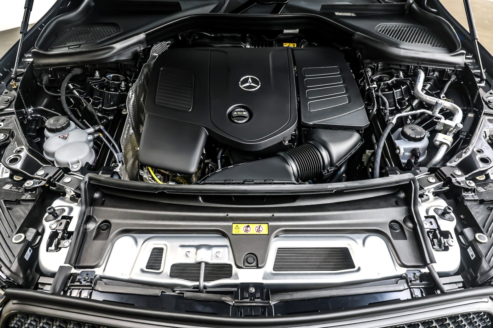 New 2026 Graphite Grey Metallic Mercedes-Benz GLC 300 image 11