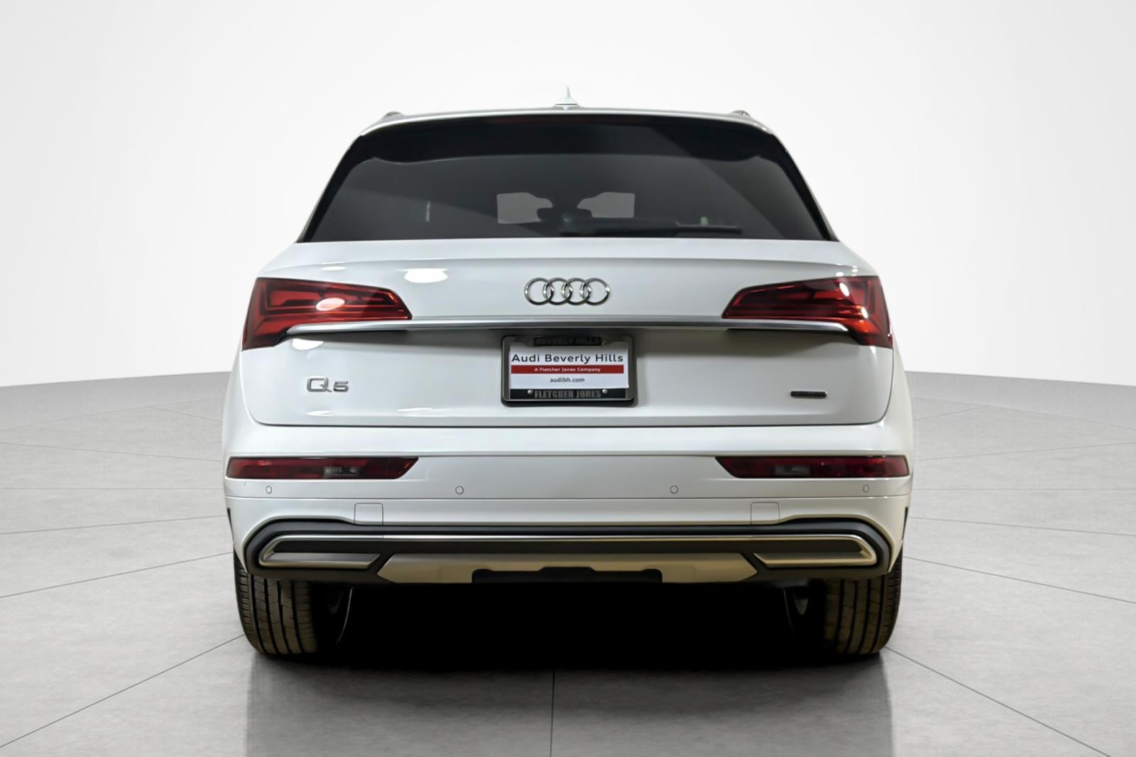 Used 2023 Ibis White Audi Premium 40 TFSI quattro image 4