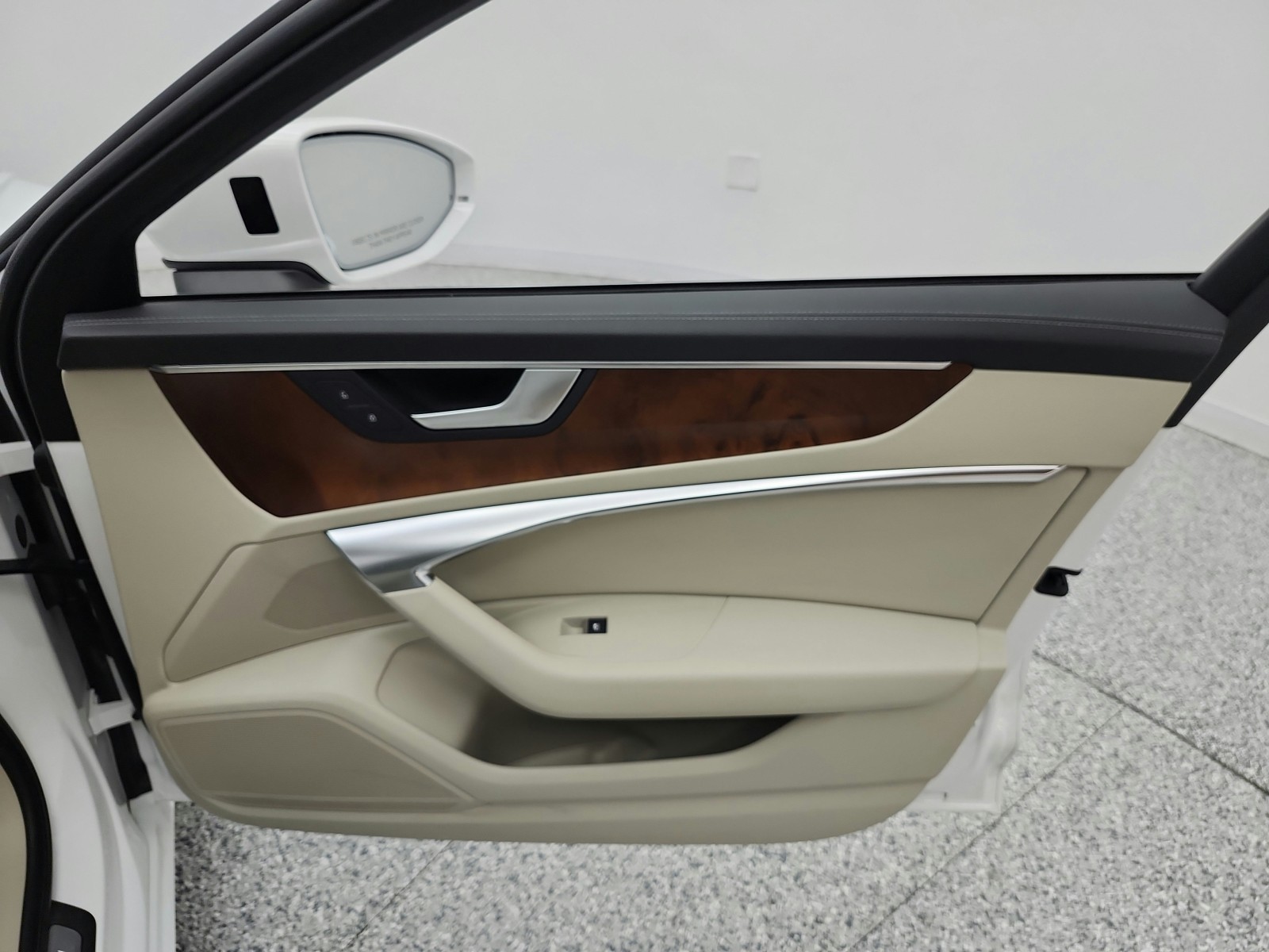 Used 2023 Ibis White Audi Premium image 21