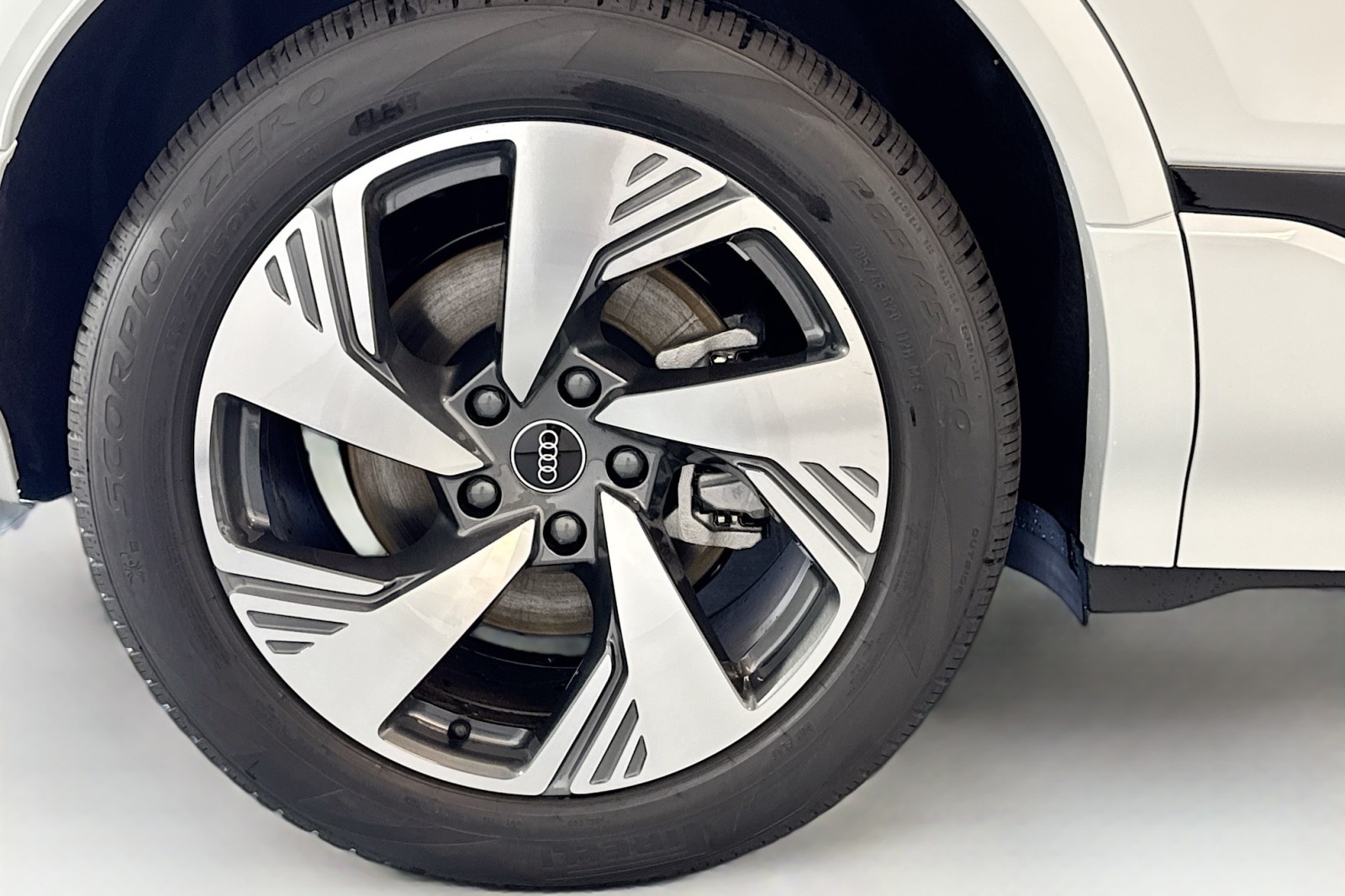 New 2025 Glacier White Metallic Audi Premium Plus quattro image 28