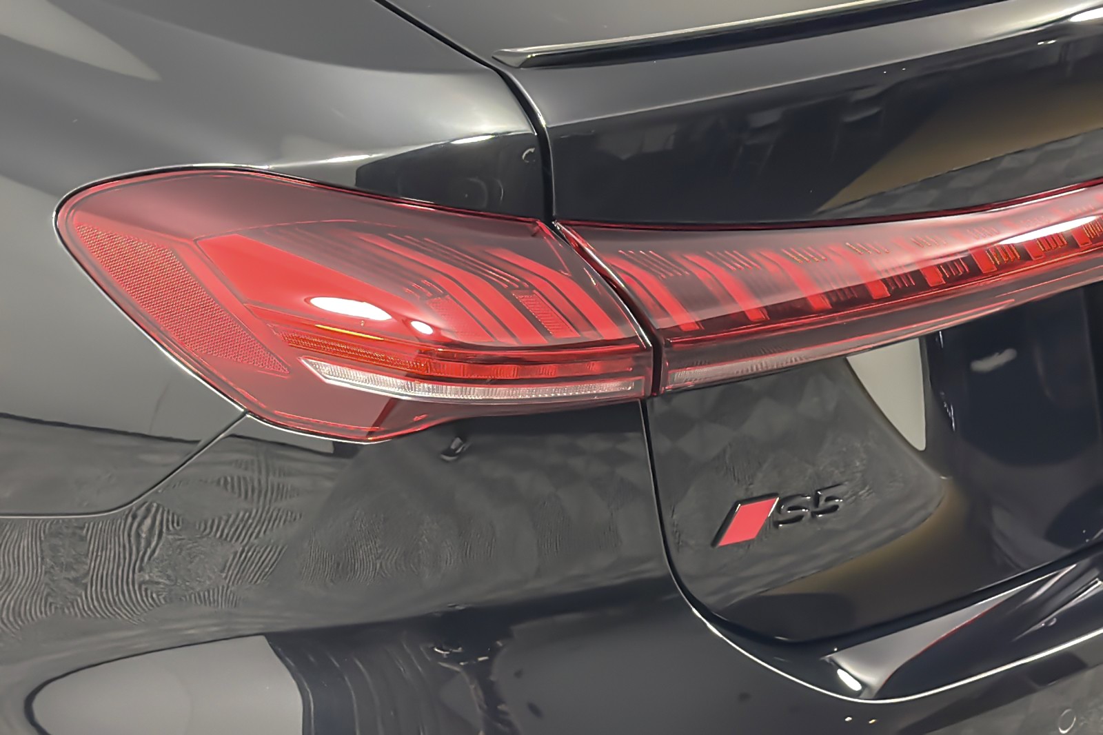 Used 2025 Mythos Black Metallic Audi Premium Plus 3.0 TFSI quattro image 26