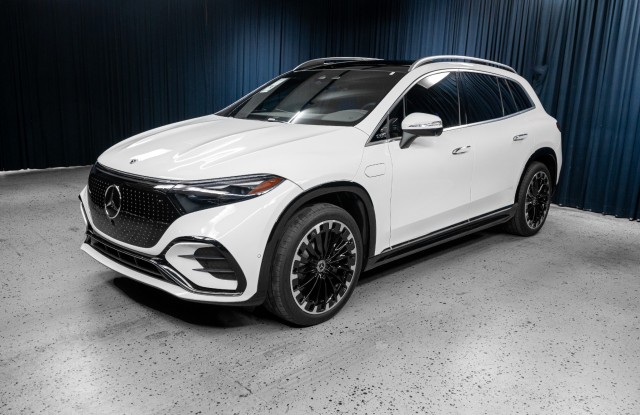 Polar White 2026 Mercedes-Benz EQS SUV 400 4MATIC SUV / Crossover All-Wheel Drive Automatic