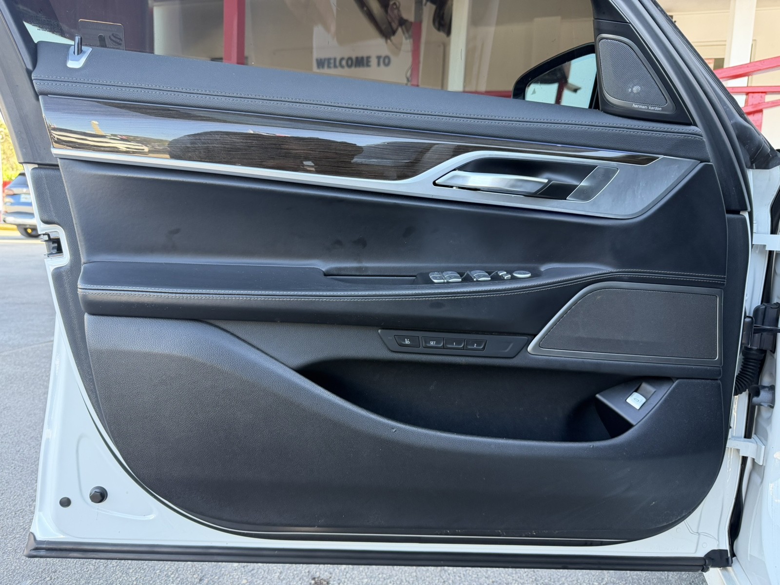 2020 BMW 740i - $21,677
