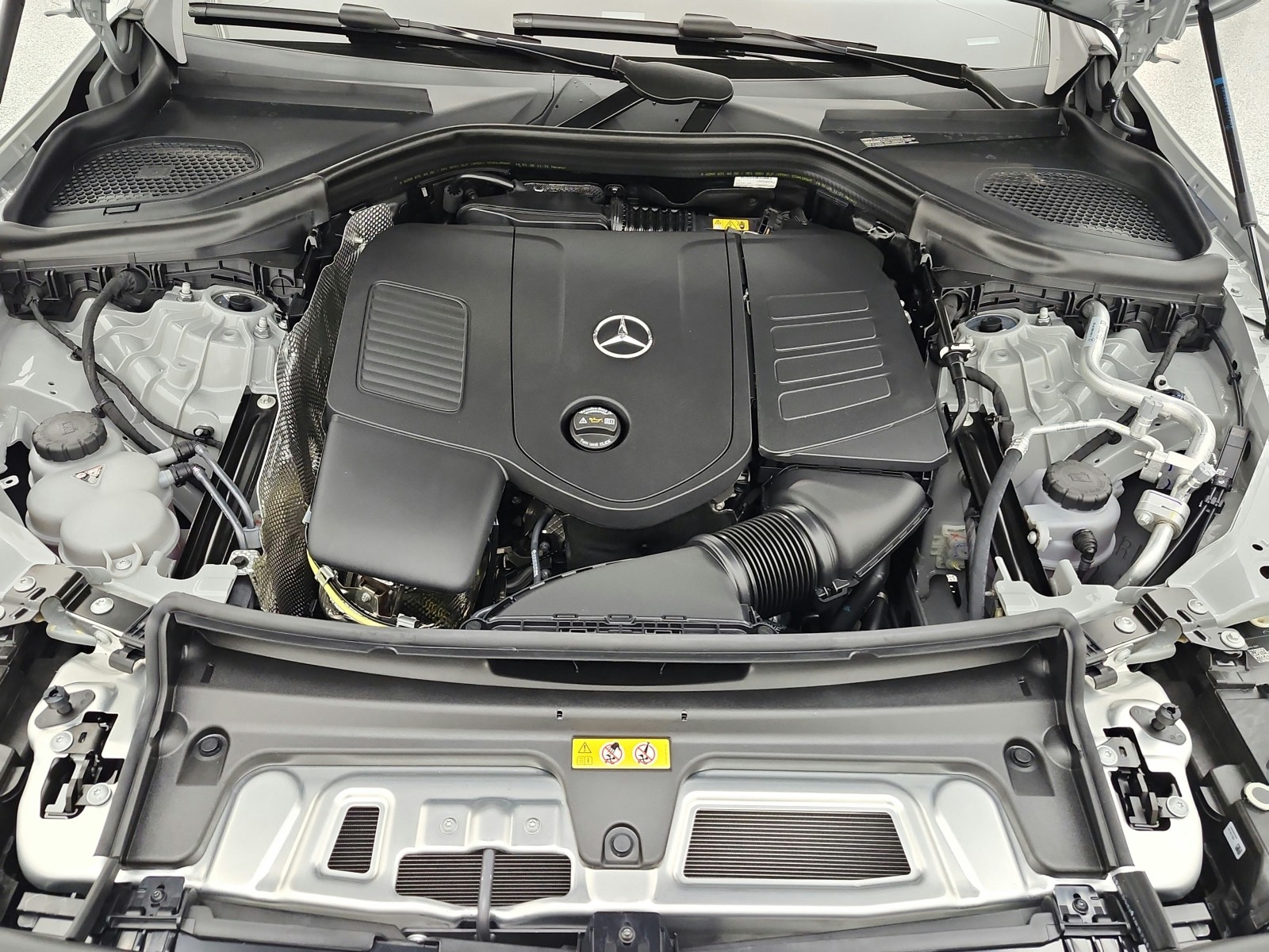 New 2026 MANUFAKTUR Alpine Grey Mercedes-Benz GLC 300 image 13