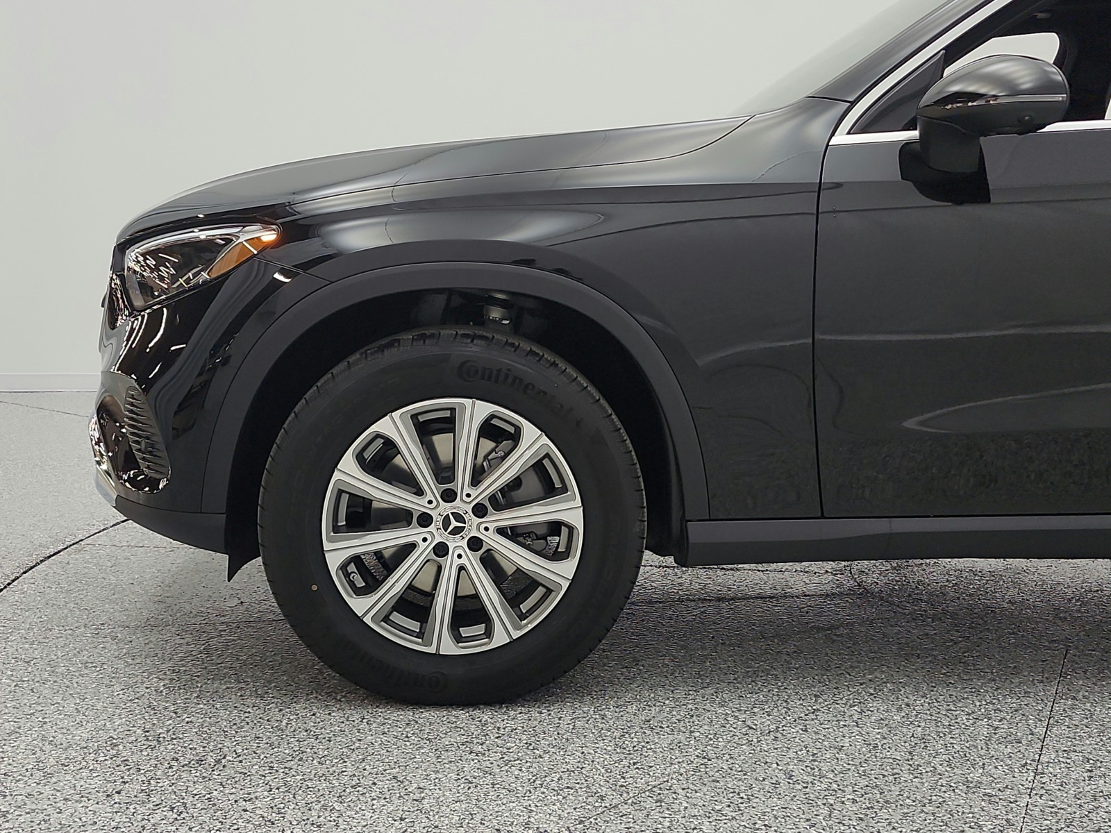 New 2026 Black Mercedes-Benz GLC 300 image 31