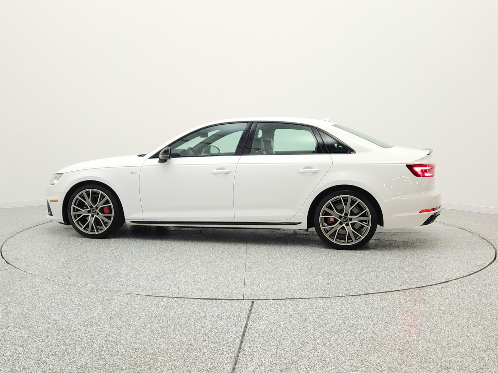 Used 2019 Ibis White Audi Premium Plus 45 TFSI quattro image 8