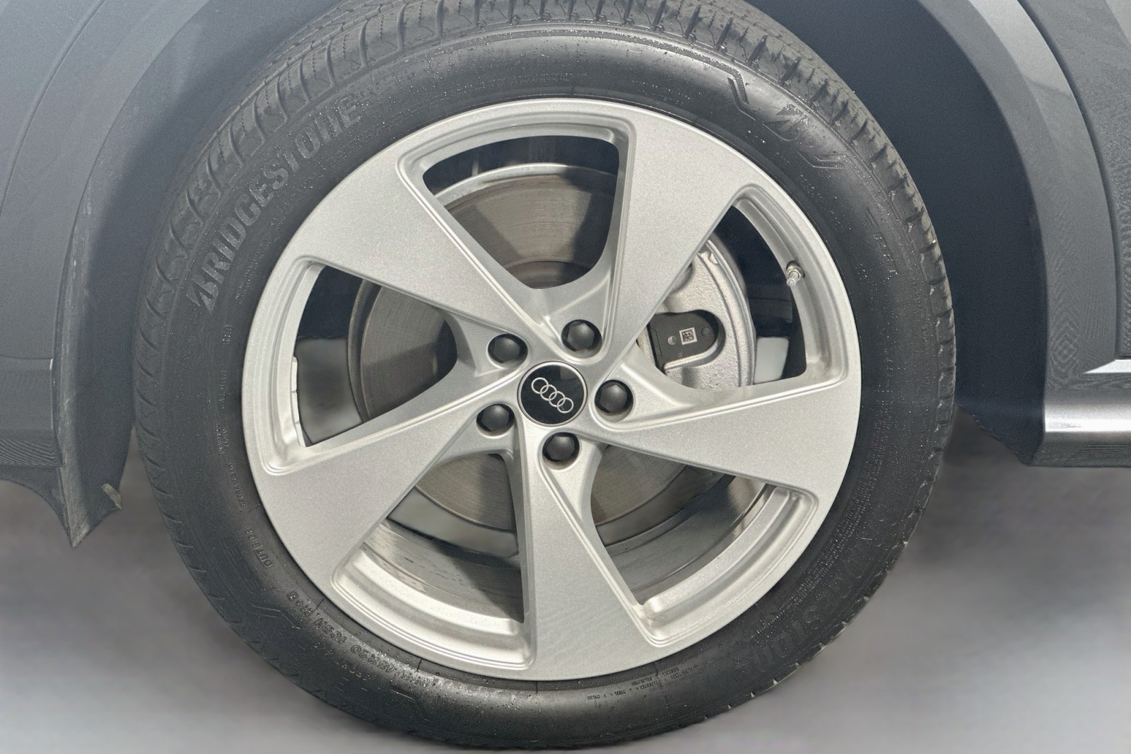 Used 2025 Tambora Gray Metallic Audi Premium Plus image 11