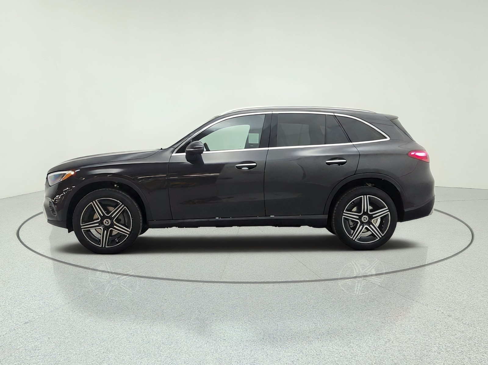 New 2027 Graphite Grey Metallic Mercedes-Benz GLC 300 SUV image 8