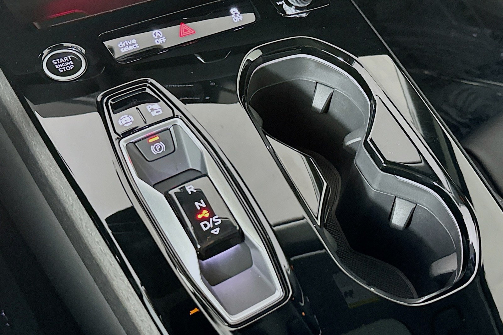 New 2025 Florett Silver Metallic Audi Premium Plus image 7