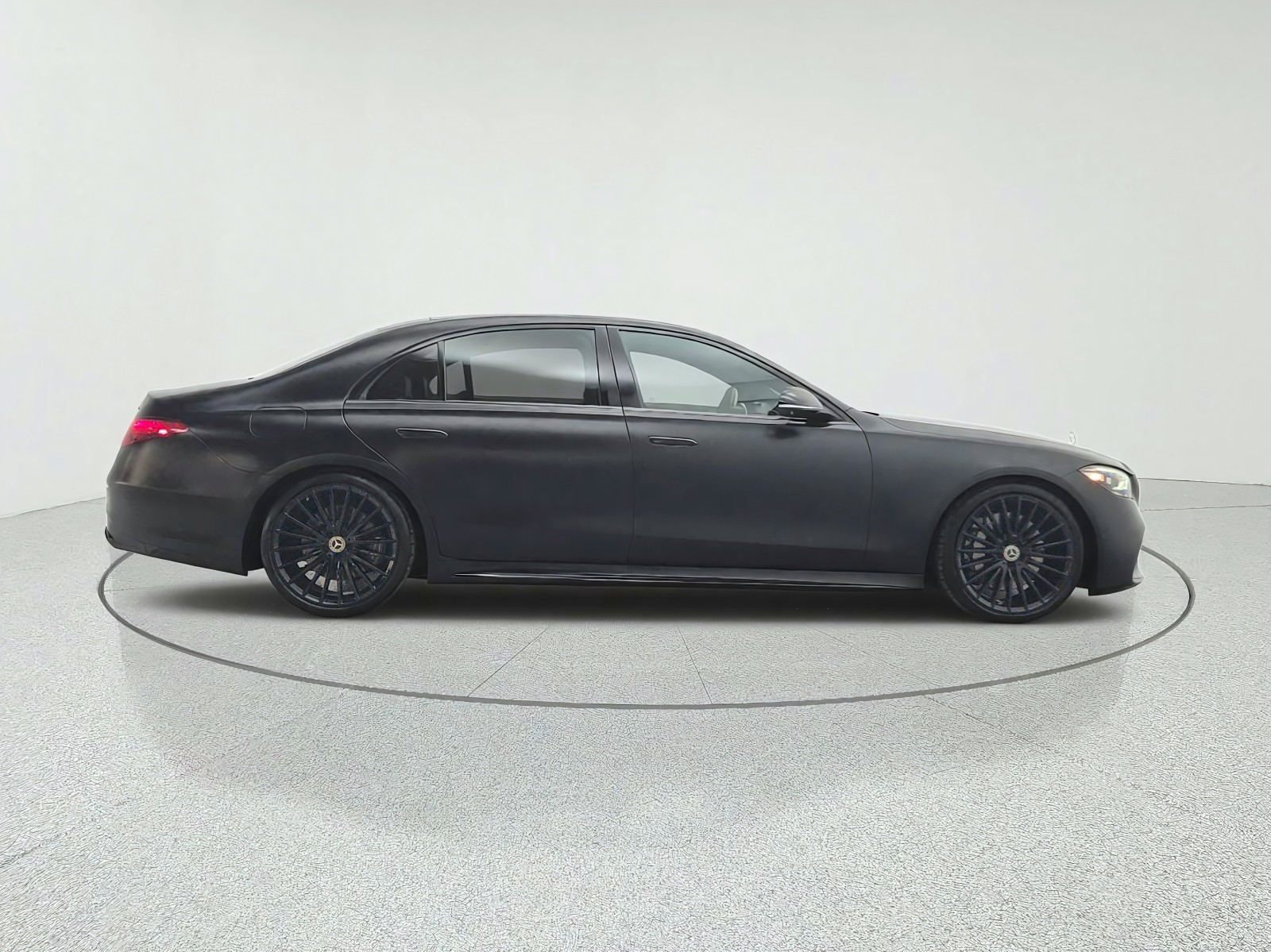 Used 2023 Black Mercedes-Benz S 580 4MATIC® Sedan image 4