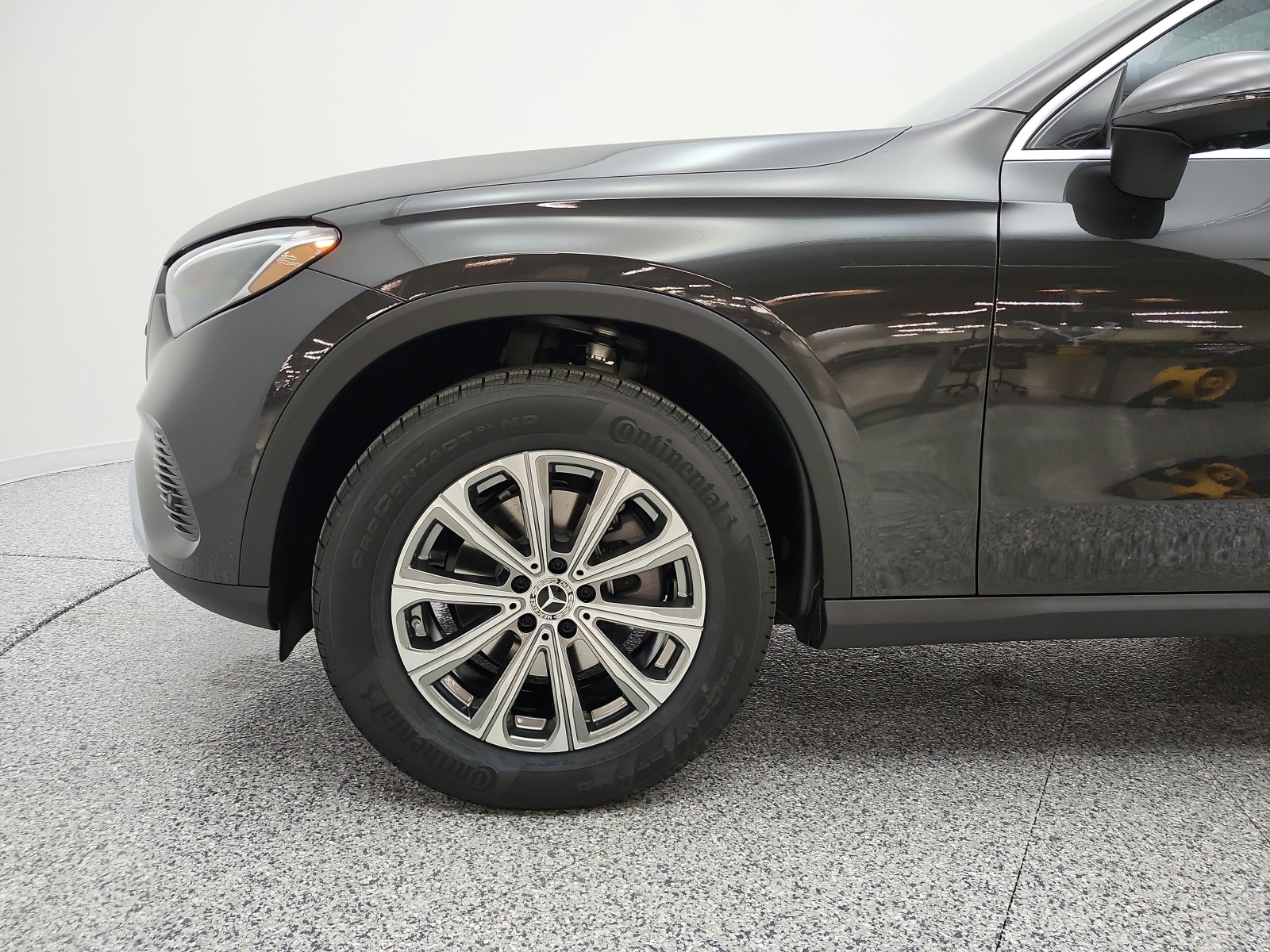New 2027 Graphite Grey Metallic Mercedes-Benz GLC 300 SUV image 15