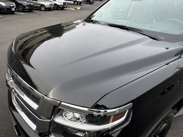 2017 Chevrolet Suburban LT Midnight with Center Bench 10