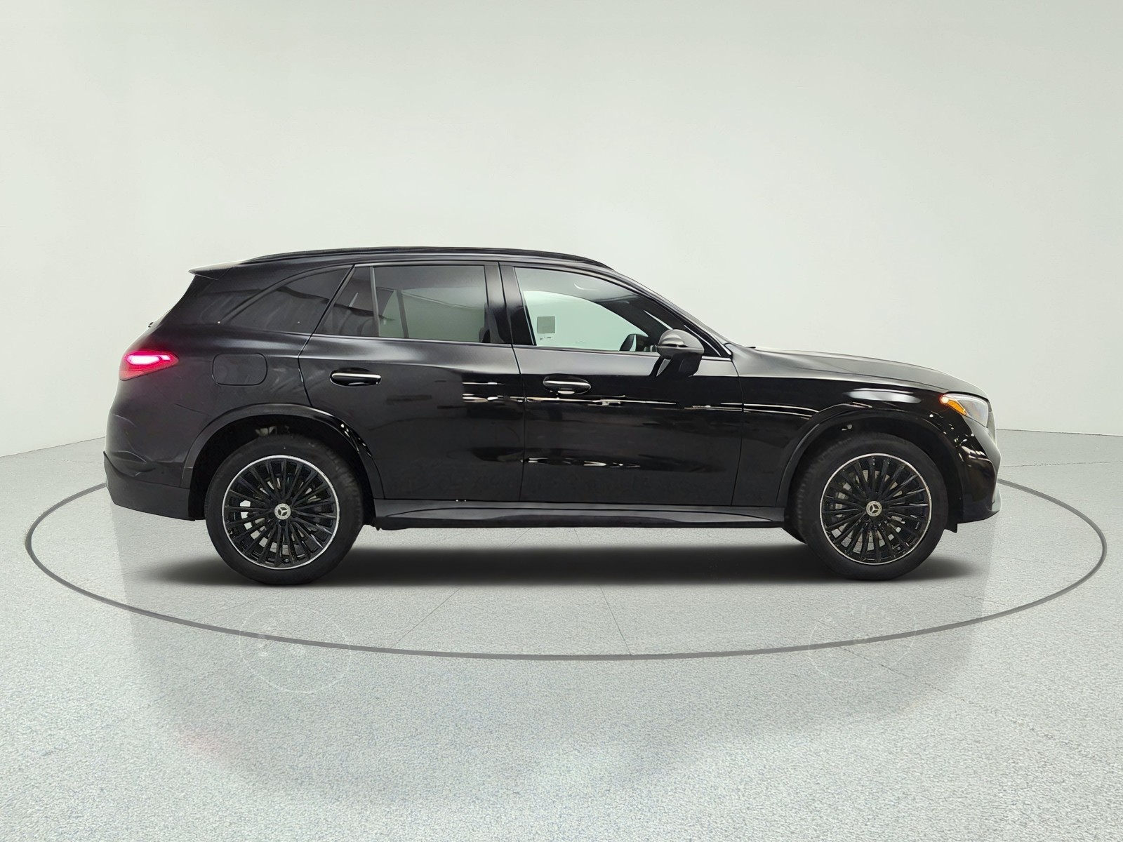 New 2027 Black Mercedes-Benz GLC 300 SUV image 4