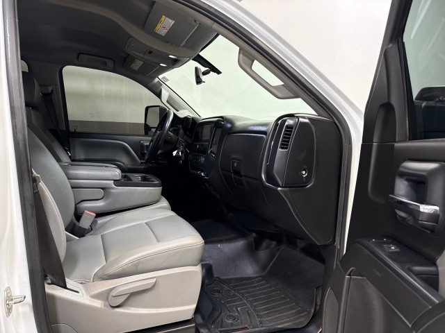 2020 Chevrolet Silverado MD 5500 Duramax RWD Utility/ Service Bed in , 