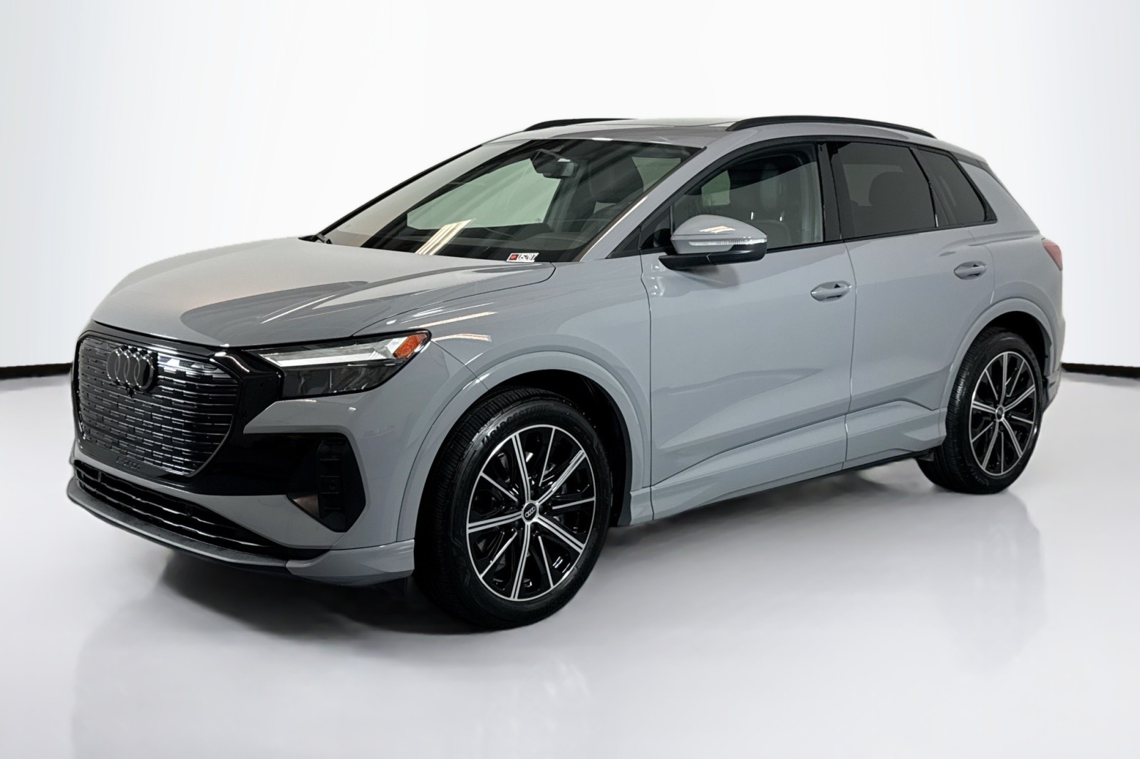 2025 Audi Q4 e-tron Premium Plus's photo