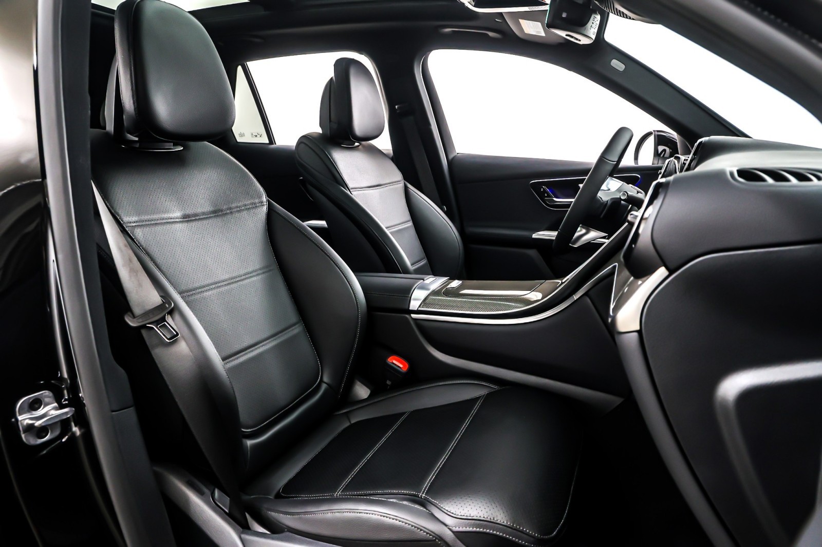 New 2026 Black Mercedes-Benz GLC 300 SUV image 8