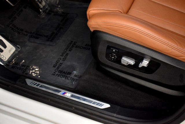 2021 BMW X7 M Sport Executive Pkg. Luxury Seating Pano Moonroo 34