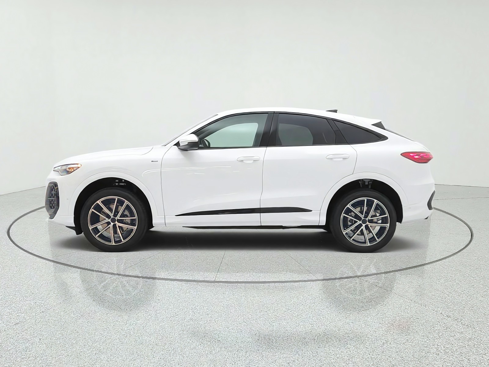 New 2026 Arkona White Audi Premium Plus 2.0 TFSI quattro image 8
