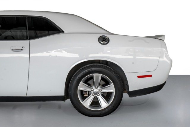 2019 Dodge Challenger SXT 13