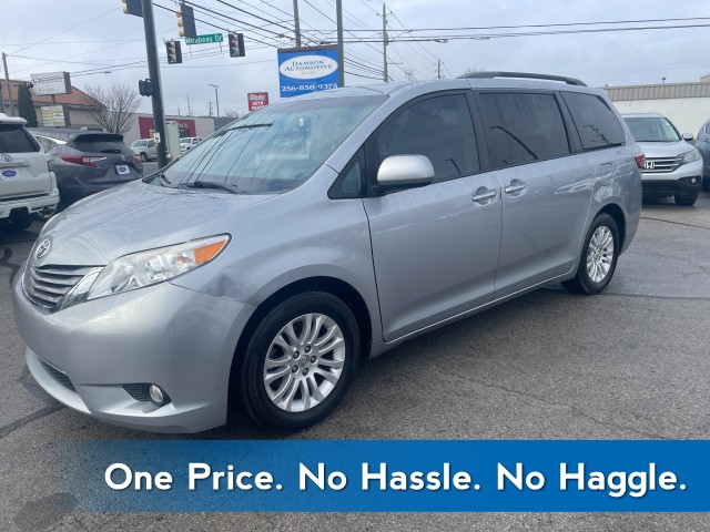 2015 Toyota Sienna XLE 7-Passenger Auto Access Seat